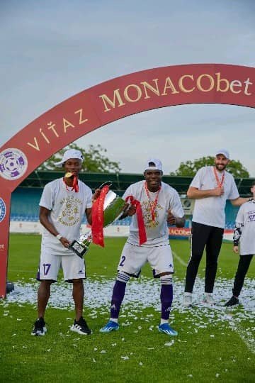 Stephen Daniel Adayelo celebrating the MONACObet Liga title with KFC Komárno